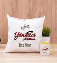 Yönetici Asistanı Kare Yastık ve Sarı Kupa Bardak