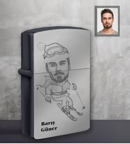 Kişiye Özel Yılbaşı Erkek Karikatürlü Siyah Benzinli Çakmak Model-12