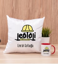 Jeoloji Mühendisi Kare Yastık ve Kırmızı Kupa Bardak