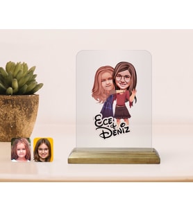 BK Gift Kişiye Özel Kız Kardeşler Karikatürlü Ahşap Standlı Çerçeve-6 (Beyaz)