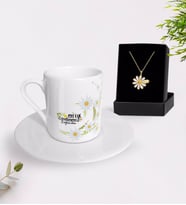 BK Gift Kişiye Özel Papatya Temalı En İyi Öğretmen Türk Kahvesi Fincanı ve İsimli Papatya Kolye Hediye Seti-1 (Model 1)