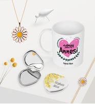 BK Gift Kişiye Özel Dünyanın En İyi Annesi Kupa Kalp Ayna Papatya Kolye Bileklik Seti-11 (Model 1)