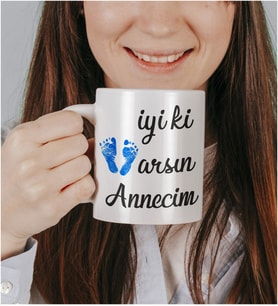 İyi Ki Varsın Annecim Bebek Ayak İzi Kupa Bardak Anne Doğum Günü Hediye