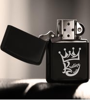 BK Gift Kişiye Özel Kraliçe Benzinli Siyah Metal Çakmak
