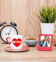 İsim Yazılı Kırmızı Kalpli Kırmızı Fincan ve Kırmızı Mini Fotoğraf Çerçevesi