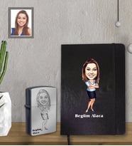 Kişiye Özel Öğretmen Karikatürlü Siyah Defter Çakmak Hediye Seti Bayan-5 (Model 1)