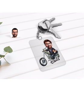 BK Gift Kişiye Özel Erkek Motorcu Karikatürlü Şeffaf Pleksi Anahtarlık-4 (Beyaz)