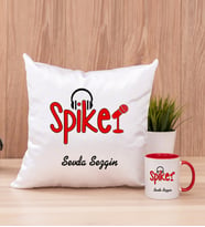Spiker Kare Yastık ve Kırmızı Kupa Bardak