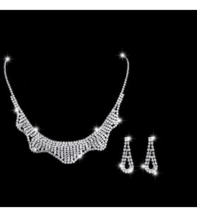 Chavin Düğün Nişan Kına Damla Taşlı Bayan Kolye Küpe Set eg90