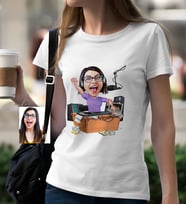BK Gift Kişiye Özel Bayan Radyocu Karikatür Beyaz Tişört  1