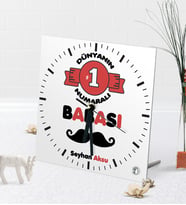 BK Gift Kişiye Özel Dünyanın 1 Numaralı Babası Masaüstü Kare Cam Saat (Beyaz)