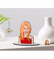 BK Gift Kişiye Özel Kadın Karikatürlü 3D Ahşap Biblo ve İsimli Gold Papatya Anahtarlık-33 (Model 1)