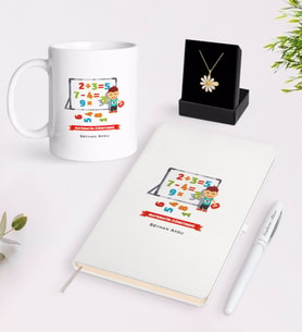 BK Gift Kişiye Özel Matematik Öğretmeni Beyaz Kupa Defter Kalem ve İsimli Papatya Kolye Hediye Seti-5 (Model 1)