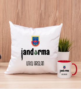 Jandarma Kare Yastık ve Kırmızı Kupa Bardak