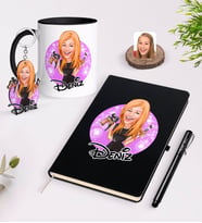 BK Gift Kişiye Özel Kadın Güzellik Uzmanı Karikatürlü Siyah Defter Kalem Kupa ve Anahtarlık Hediye Seti-1 (Model 1)