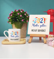 Mutlu Yıllar 2021 Yılbaşı Hediyesi Ahşap Altlıklı Türk Kahvesi Fincanı ve Dekoratif Taş Baskı