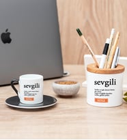 Sevgili Kelime Anlamı Siyah Türk Kahvesi Fincanı Ve Kalemlik Hediye Seti