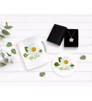 BK Gift Kişiye Özel Papatya Temalı Kupa Bardak Altlığı ve Çift İsimli Papatya Kolye Seti-4 (Model 1)