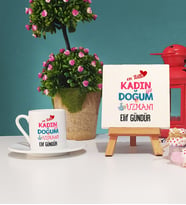 Mesajlı Kadın Doğum Uzmanı Türk Kahvesi Fincanı ve Dekoratif Taş Baskı Hediye Seti