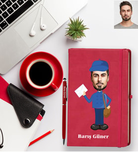 Kişiye Özel Postacı Karikatürlü Kırmızı Defter Kalem Hediye Seti  Bay-1