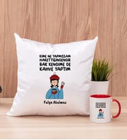 Bak Kendime De Kahve Yaptım Kare Yastık ve Kırmızı Kupa Bardak