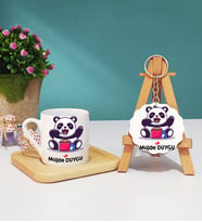 Sevimli Panda Tasarımlı Kişiye Özel Panda Ahşap Altlıklı Türk Kahvesi Fincanı ve Anahtarlık Seti