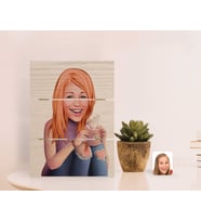 BK Gift Kişiye Özel Kadın Karikatürlü Otantik Masaüstü Ahşap Palet Çerçeve-103 (Beyaz)