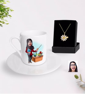 BK Gift Kişiye Özel Bayan Öğretmen Karikatürlü Türk Kahvesi Fincanı ve İsimli Papatya Kolye Hediye Seti-7 (Model 1)