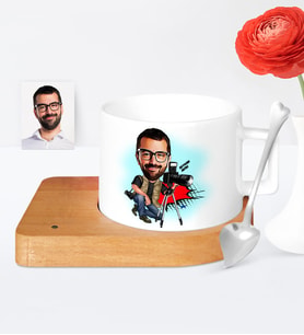 BK Gift Kişiye Özel Bay Profesyonel Fotoğrafçı Karikatür Ahşap Altlıklı Seramik Fincan  1