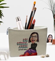 BK Gift Kişiye Özel En Güzel Anne Karikatürlü Keten Makyaj Çantası (Bej)