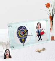 BK Gift Kişiye Özel Bayan Polis Karikatürlü Masaüstü Cam Saat (Beyaz)