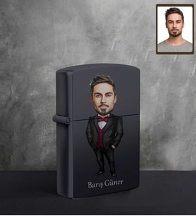 Kişiye Özel Patron Karikatürlü UV Baskılı Siyah Benzinli Çakmak Bay-24