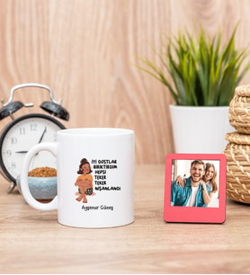 İyi Dostlar Biriktirdim Beyaz Kupa Bardak ve Kırmızı Mini Fotoğraf Çerçevesi