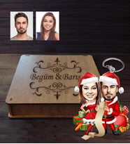 Kişiye Özel Yılbaşı Sevgili Karikatürlü Ahşap Anahtarlık Kutulu Model-3