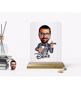 BK Gift Kişiye Özel Erkek Patron Karikatürlü Ahşap Standlı Çerçeve-3 (Beyaz)