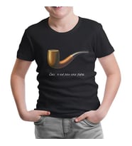 C'est ne pas Une Pipe Siyah Çocuk Tshirt