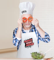 BK Gift Kişiye Özel Dünyanın En Yakışıklı Babası Erkek Mutfak Önlüğü ve Aşçı Şapkası Seti-1 (Beyaz)