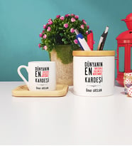Erkek Kardeş Tasarımlı Kişiye Özel Hediye Erkek Kardeş Ahşap Altlıklı Türk Kahvesi Fincanı ve Kalemlik Hediye Seti