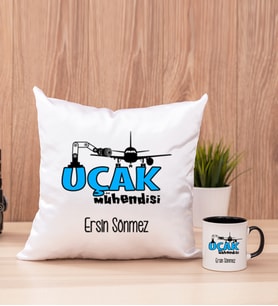 Uçak Mühendisi Kare Yastık ve Siyah Kupa Bardak