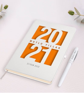 BK Gift Kişiye Özel 2024 Mutlu Yıllar Beyaz Defter ve Kalem Hediye Seti-7 (Beyaz)