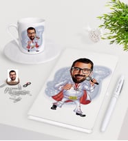 BK Gift Kişiye Özel Elvis Presley Karikatürlü Beyaz Defter Kalem Türk Kahvesi Fincanı Seti (Model 1)