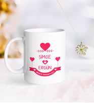 BK Gift Kişiye Özel Sevgililer Günü Kupa ve Çift İsimli Papatya Kolye-52 (Model 1)