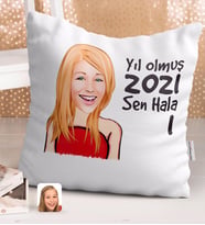 BK Gift Kişiye Özel Kadın Yıl Olmuş 2024 Sen Hala 1 Karikatürlü Beyaz Yastık-33