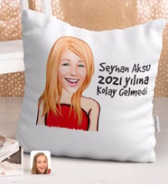 BK Gift Kişiye Özel Kadın İsimli 2024 Yılına Kolay Gelmedi Karikatürlü Beyaz Yastık-33