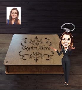 Kişiye Özel İş Kadını Karikatürlü Ahşap Anahtarlık Kutulu Bayan-1