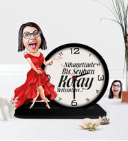 BK Gift Kişiye Özel Bayan Kolay Yetişmiyor Karikatürlü Ahşap Masaüstü Saat - 1 (Çok Renkli)
