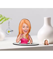 BK Gift Kişiye Özel Kadın Karikatürlü 3D Ahşap Biblo ve İsimli Silver Papatya Anahtarlık-10 (Model 1)