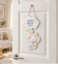 Gifties Balon Tutan Fil Yavrusu Temalı Kişiye Özel Kapı Süsü