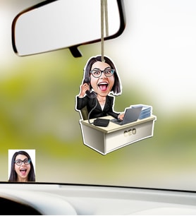 BK Gift Kişiye Özel Bayan CEO Karikatürlü Ahşap Araba Dikiz Ayna Süsü (Çok Renkli)