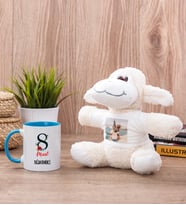 Kadınlar Gününe Özel Mavi Kupa Bardak ve Peluş Koyun